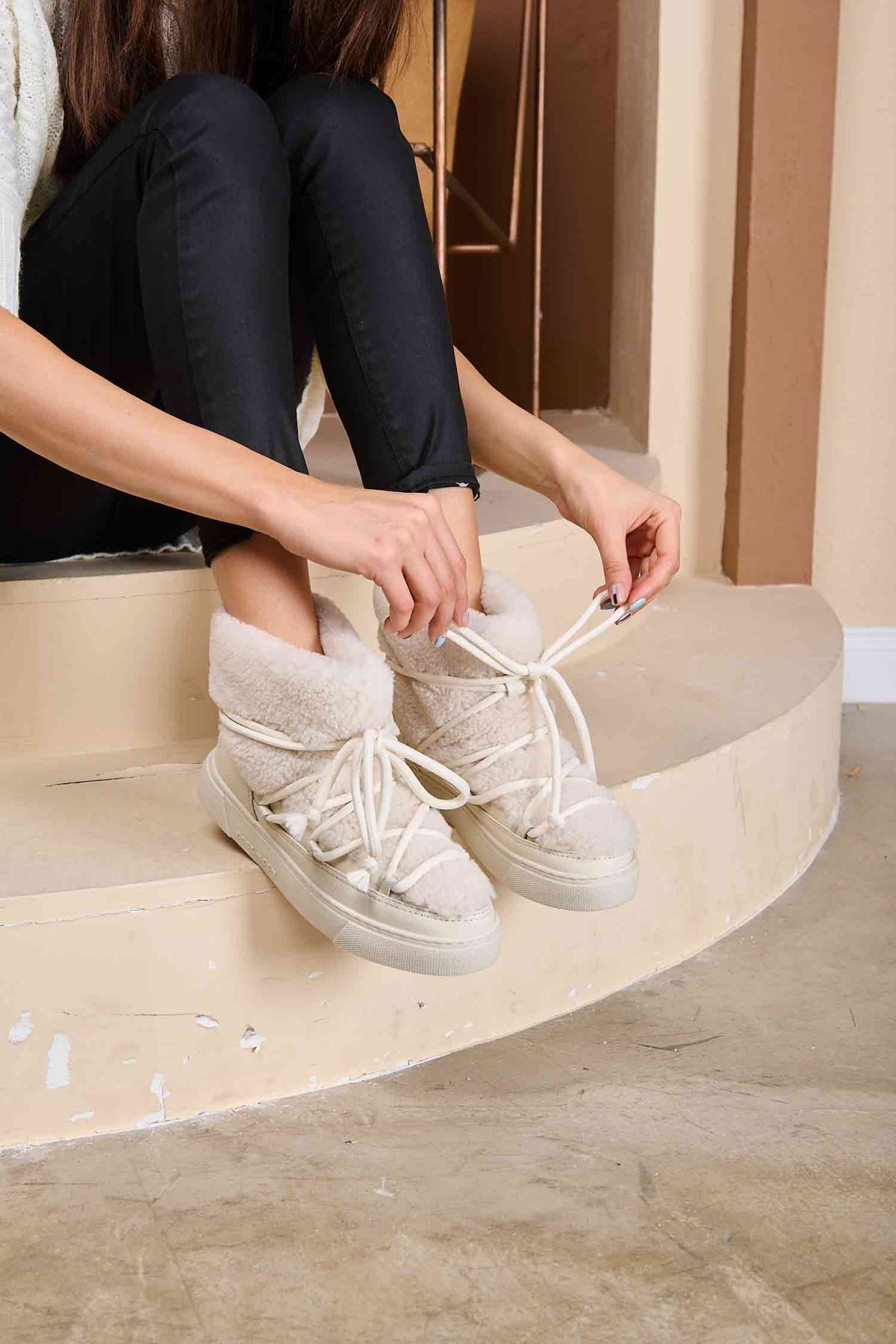 Cool Moon Genuine Sheepskin Women's Sneakers 355067  - Ivory