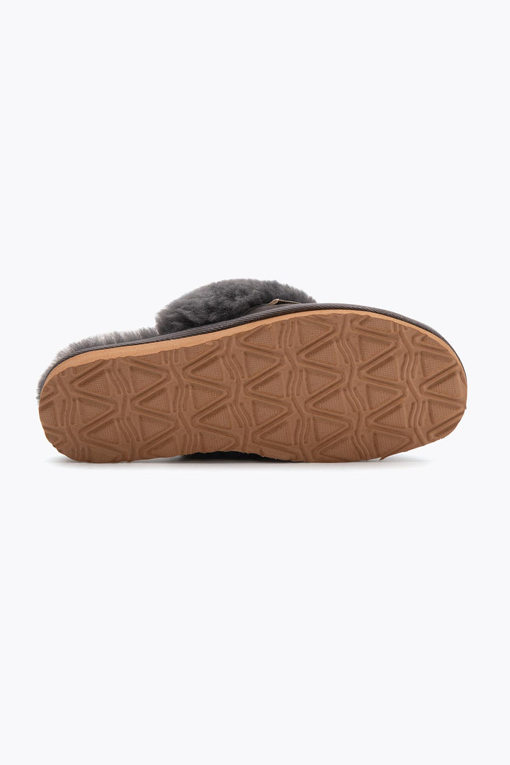 Pegia Monse Sheepskin Women's Slippers - Pegia