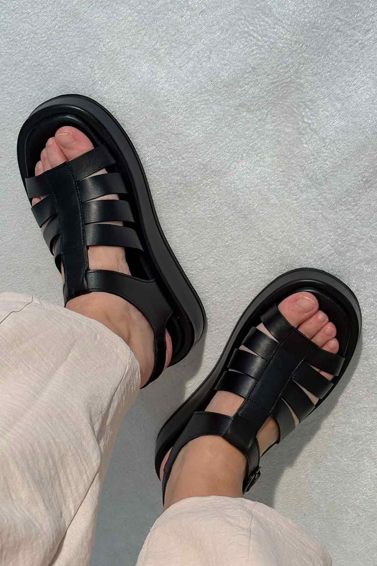 Pegia Strappy Women’s Leather Sandals DG6096  - Black