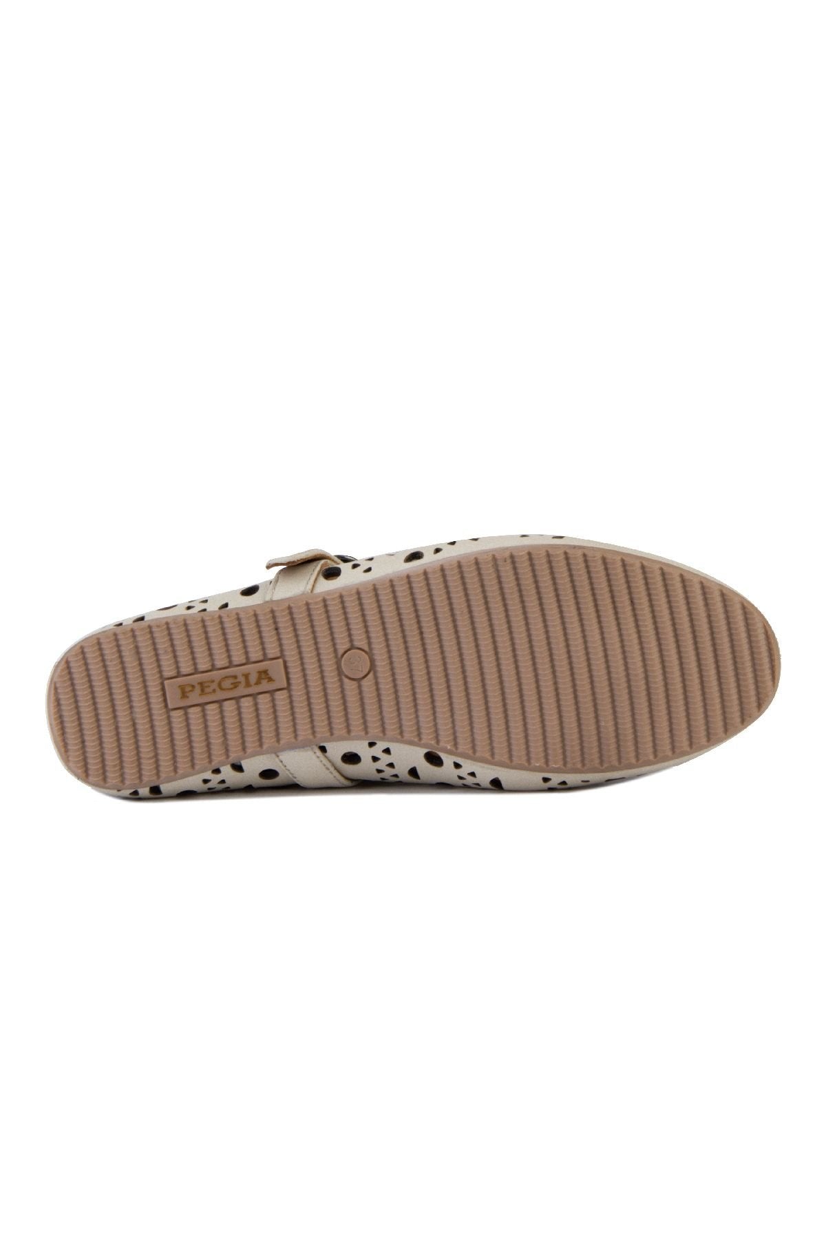 Pegia Women's Leather Ballet Shoes 700952  - Beige