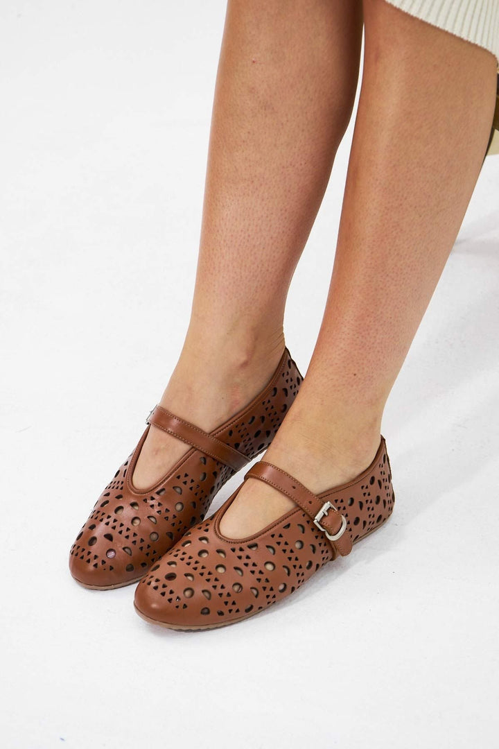 Pegia Women's Leather Ballet Shoes 700952  - Chestnut