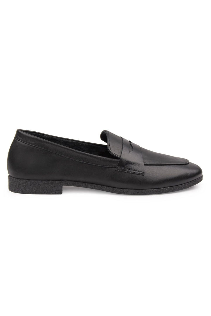 Pegia Women's Leather Loafers DG6043  - Black