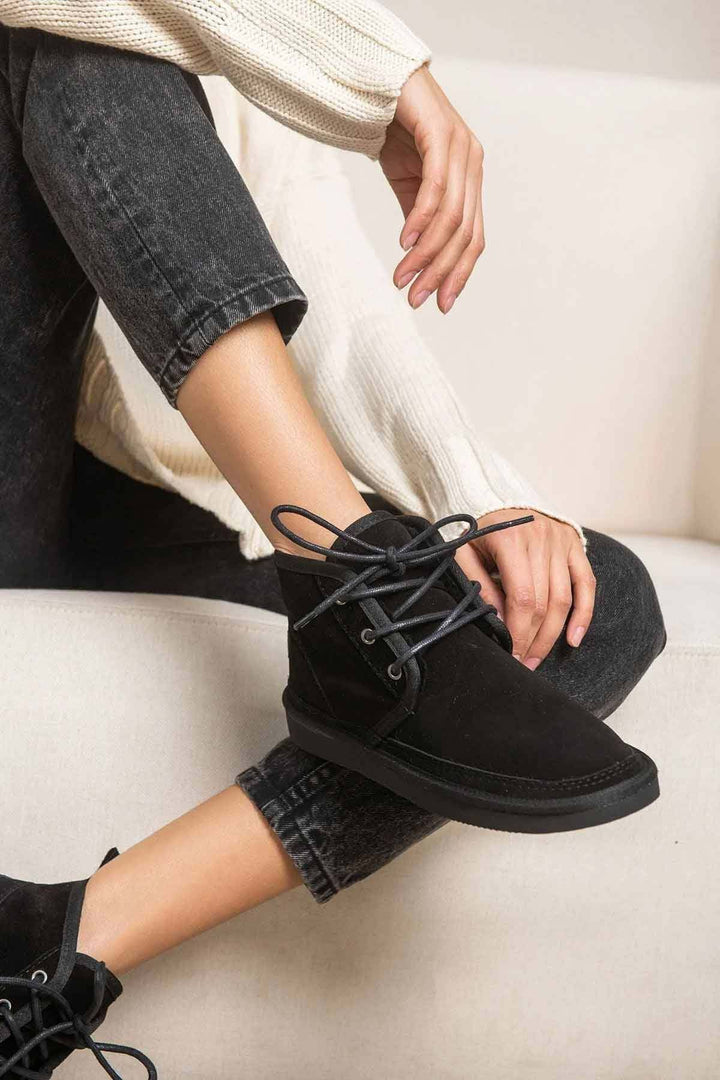 Pegia Shearling Lace-up Women's Boots 191112  - Black