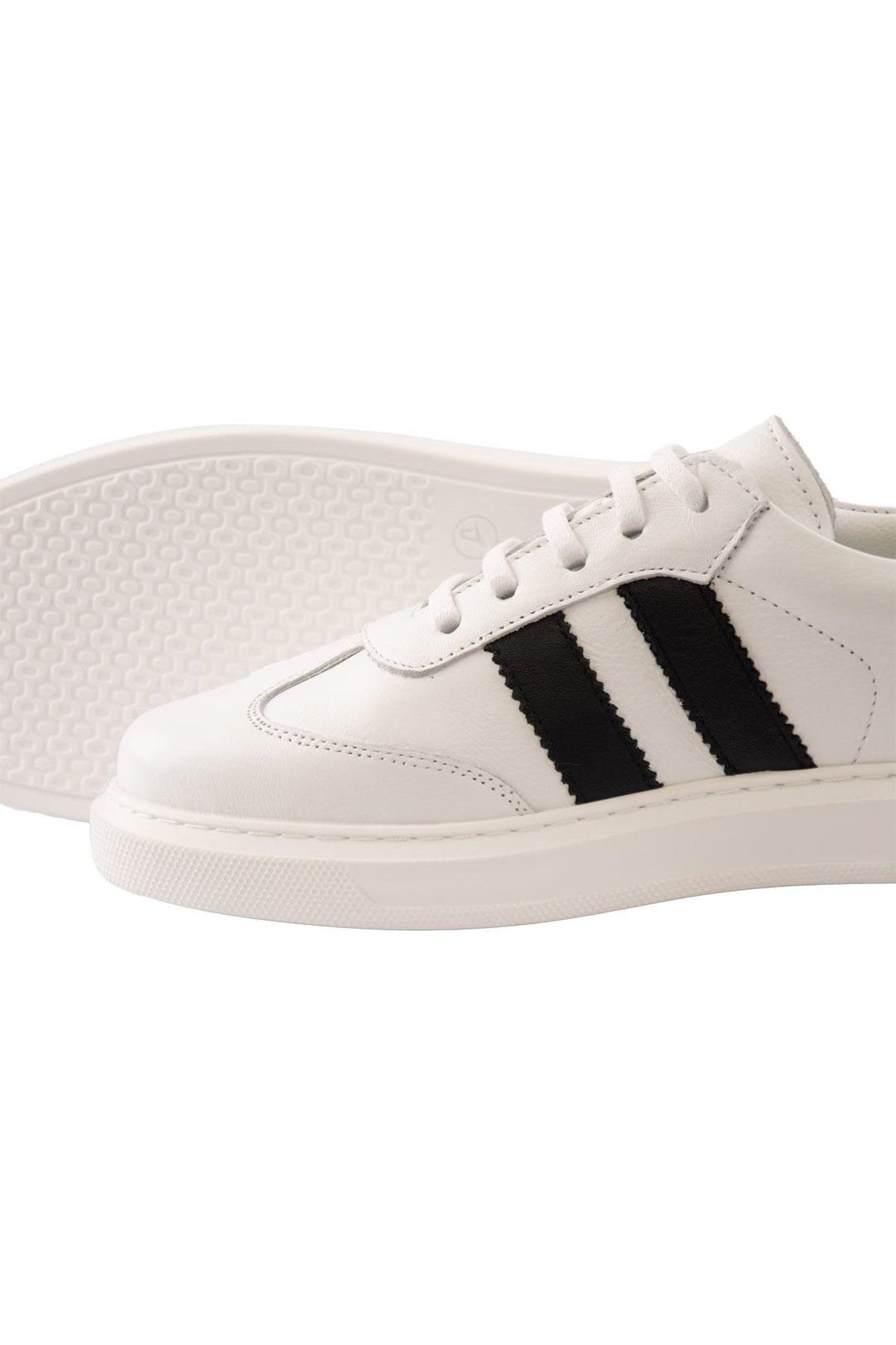 Pegia Women's Leather Sneakers DG6035  - White