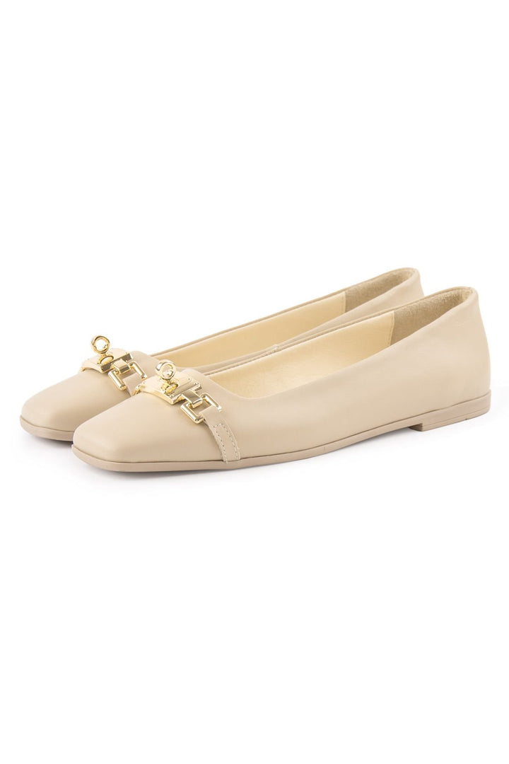 Pegia Women's Leather Buckled Ballerinas DG6032  - Beige