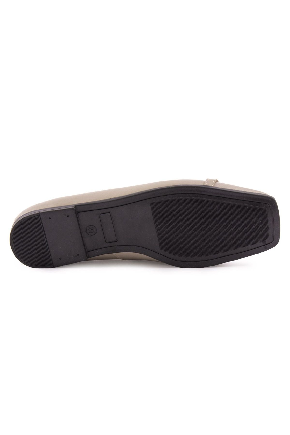 Pegia Women's Leather Buckled Ballerinas DG6032  - Stone