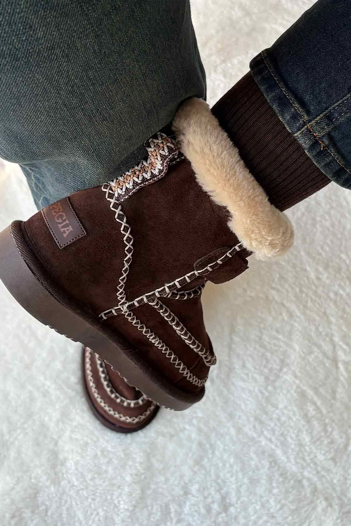 Pegia Women's Sheepskin Boots 191158  - Choco