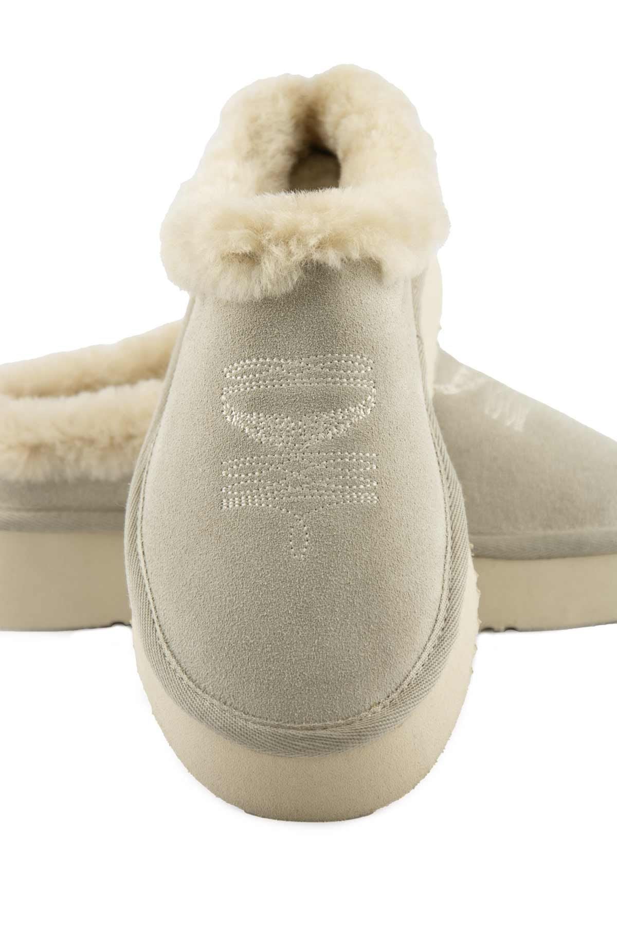 Pegia Women’s Sheepskin Slippers 191157  - Beige