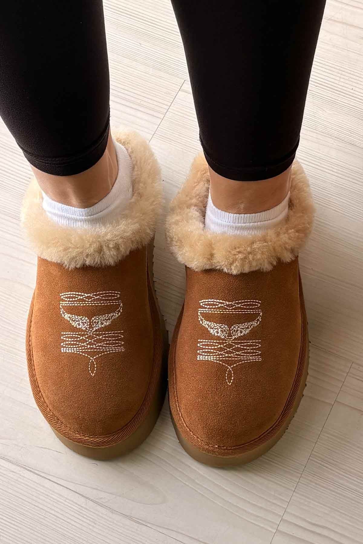 Pegia Women’s Sheepskin Slippers 191157  - Chestnut