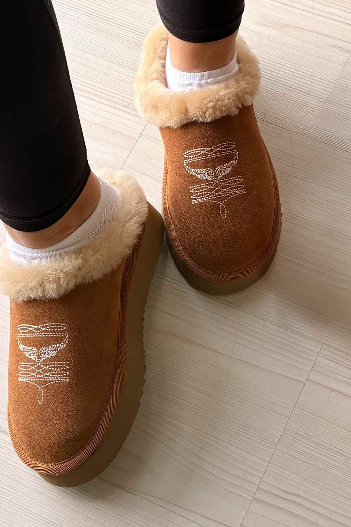 Pegia Women’s Sheepskin Slippers 191157  - Chestnut