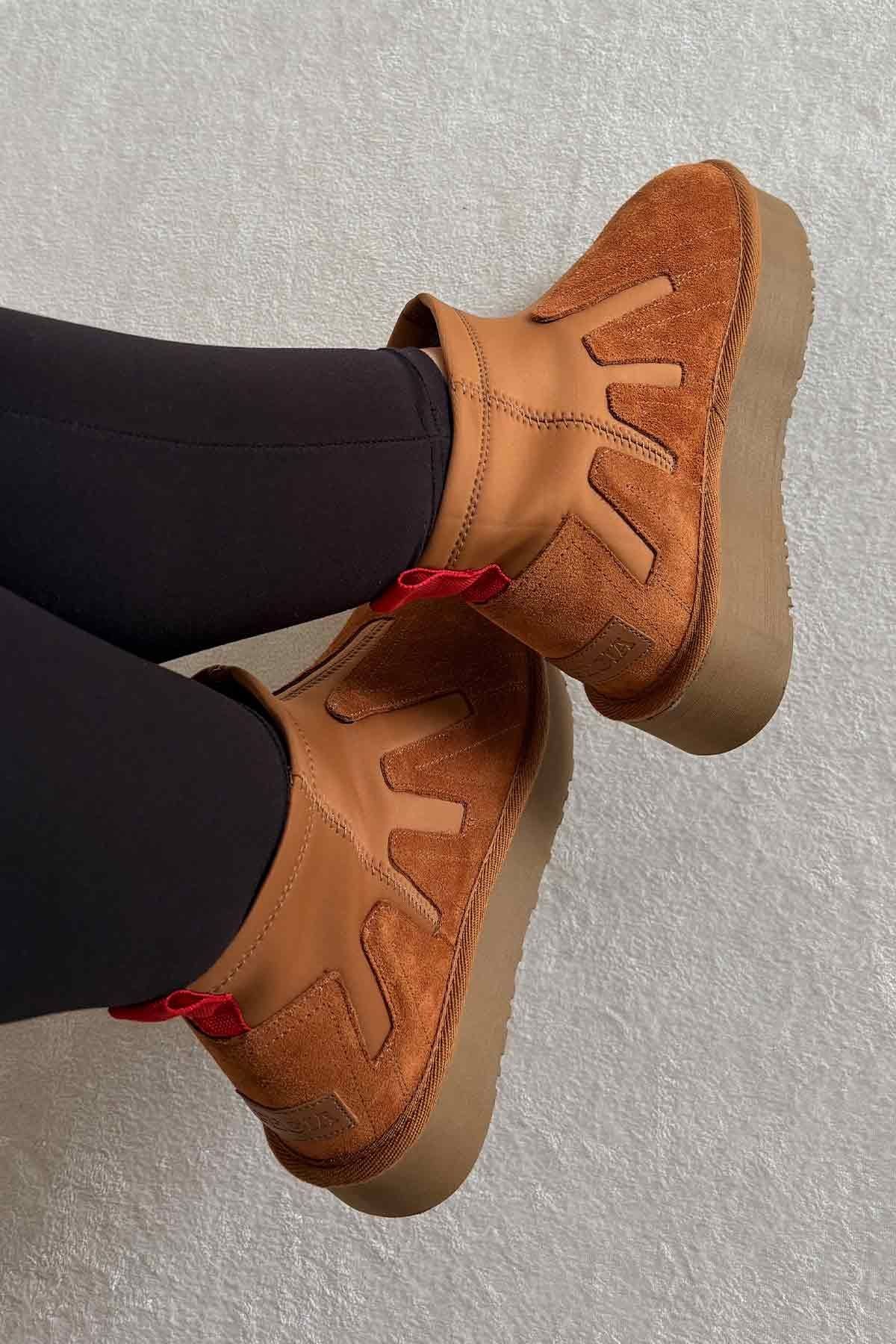 Pegia Women’s Suede Stretch Boots 191153  - Chestnut