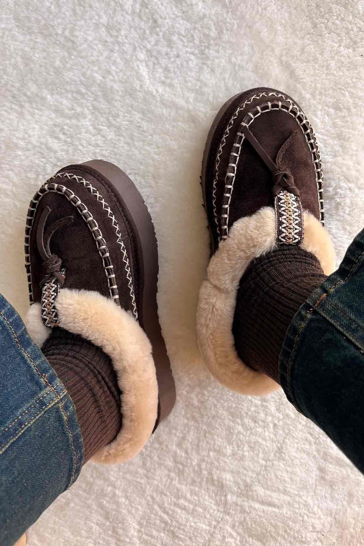 Pegia Women’s Sheepskin Platform Shoes 191164  - Choco