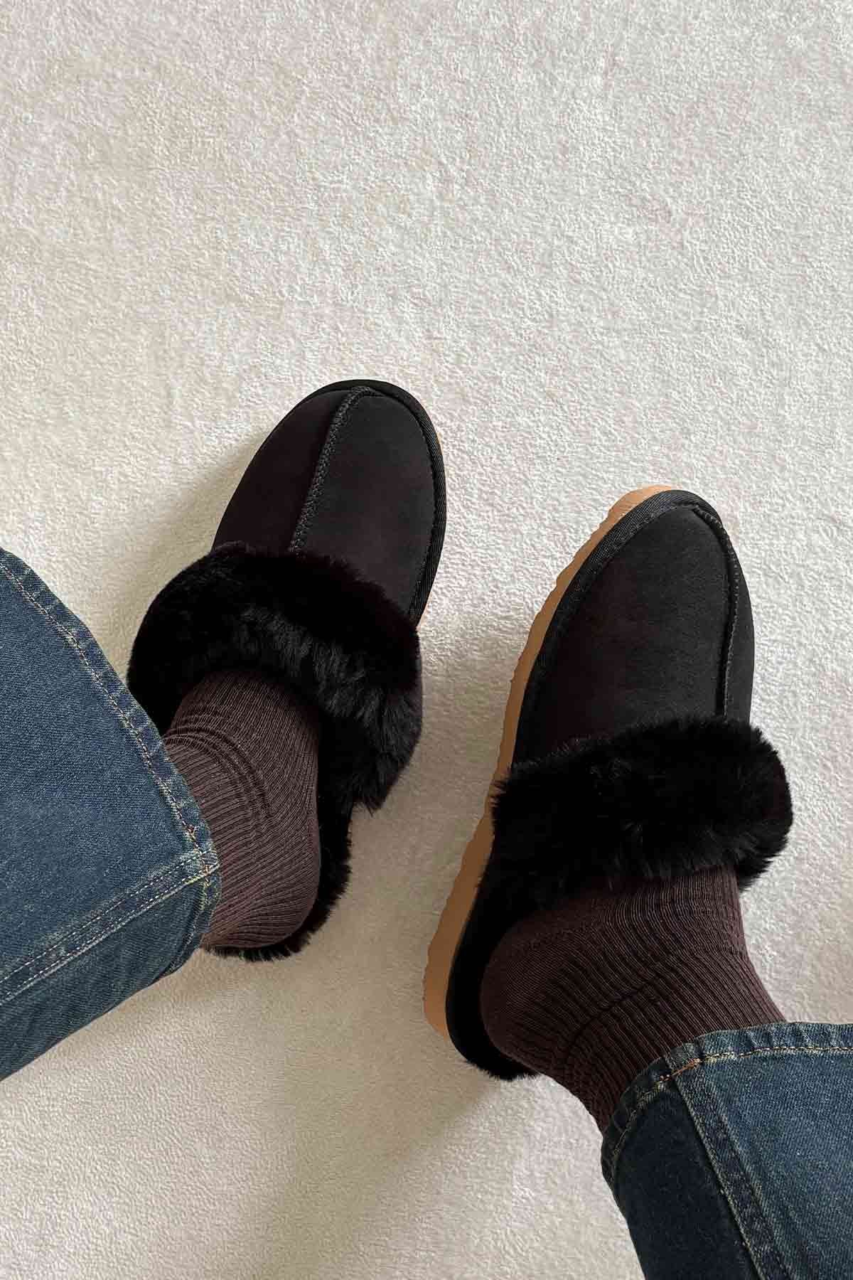 Pegia Women's Sheepskin House Slippers 191202  - Black