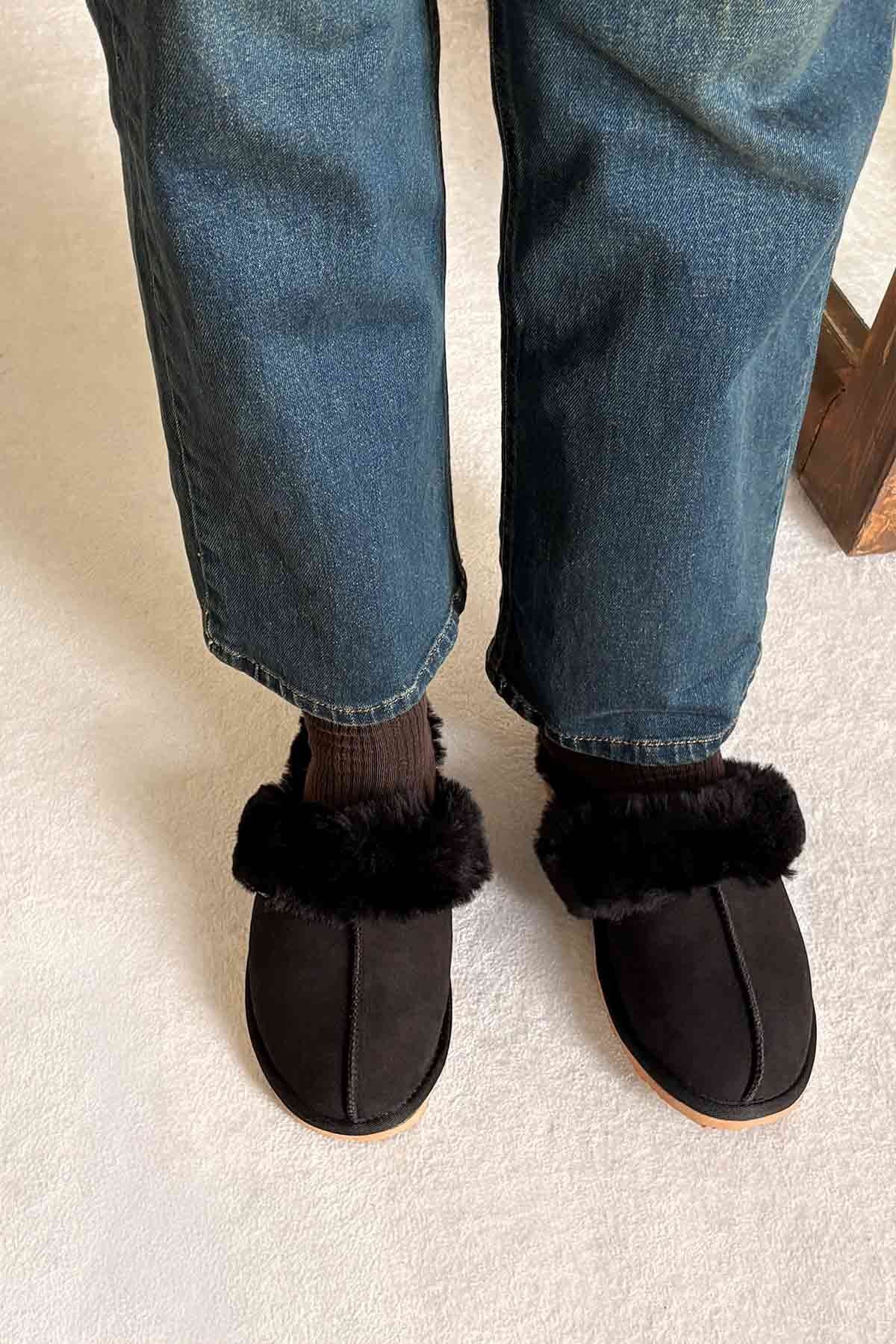 Pegia Women's Sheepskin House Slippers 191202  - Black