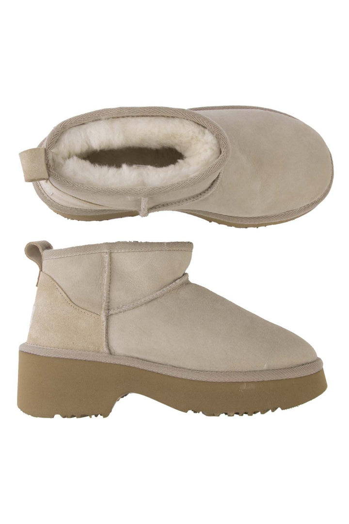 Pegia Women's Sheepskin Boots 191156  - Beige