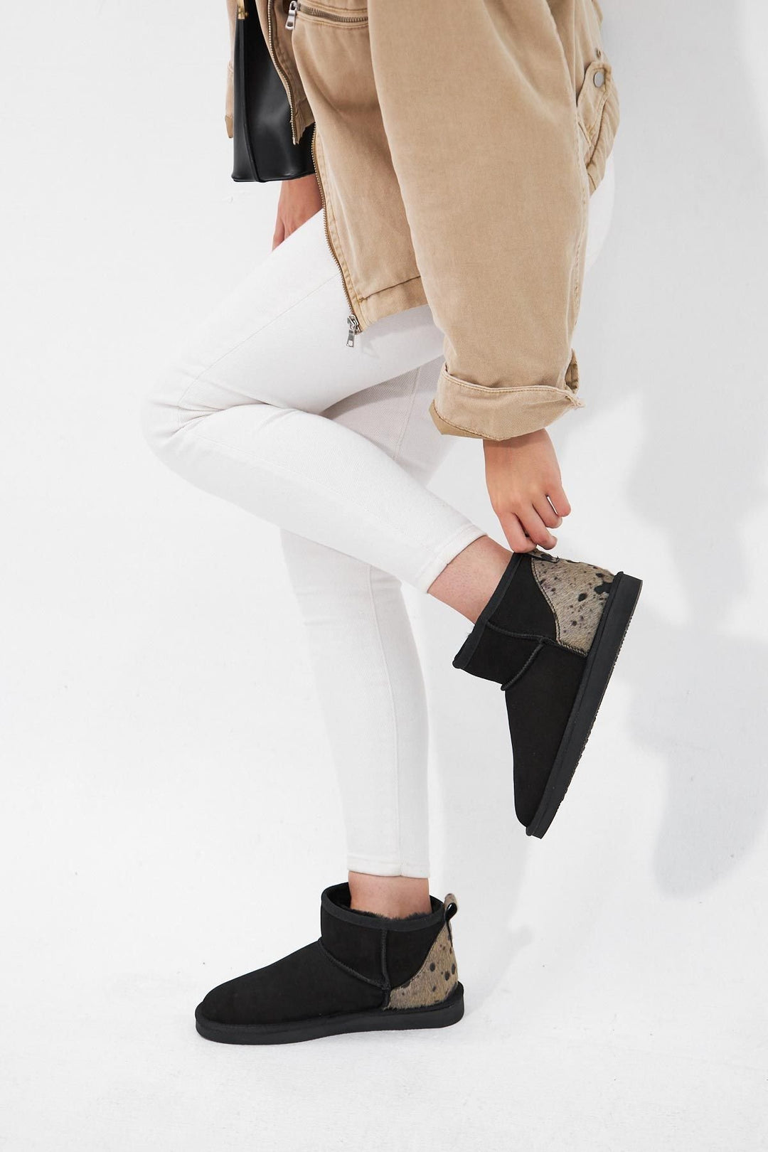 Pegia Heel Detailed Sheepskin Mini Boots 191143  - Beige