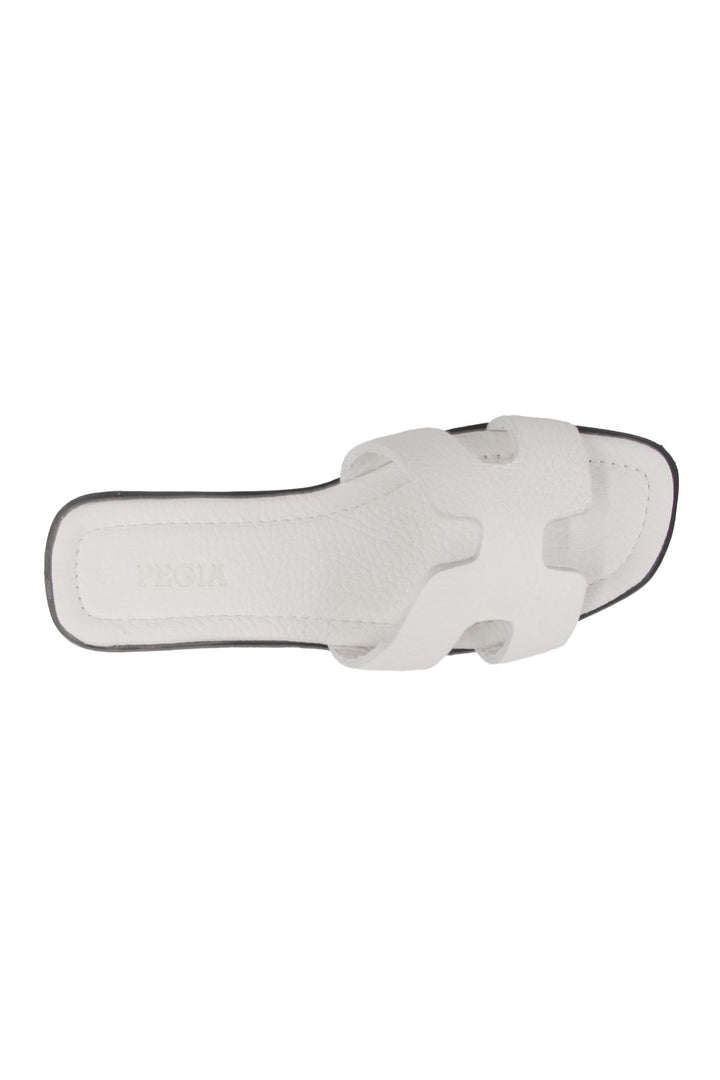 Pegia Vibe Women Leather Slippers 215540  - White
