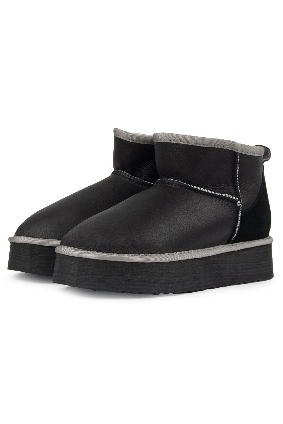 Pegia Women's Platform Leather Boots 191309  - Black