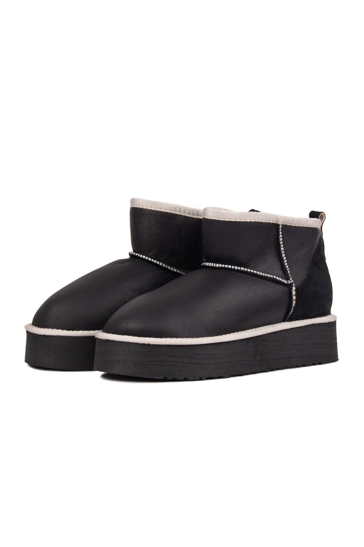 Pegia Women's Platform Leather Boots 191315  - Black