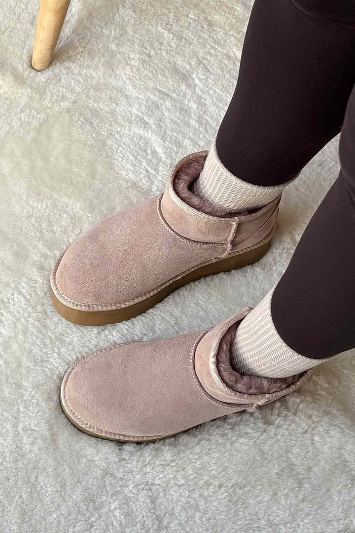 Pegia High Sole Shearling Women's Boots 191300  - Latte