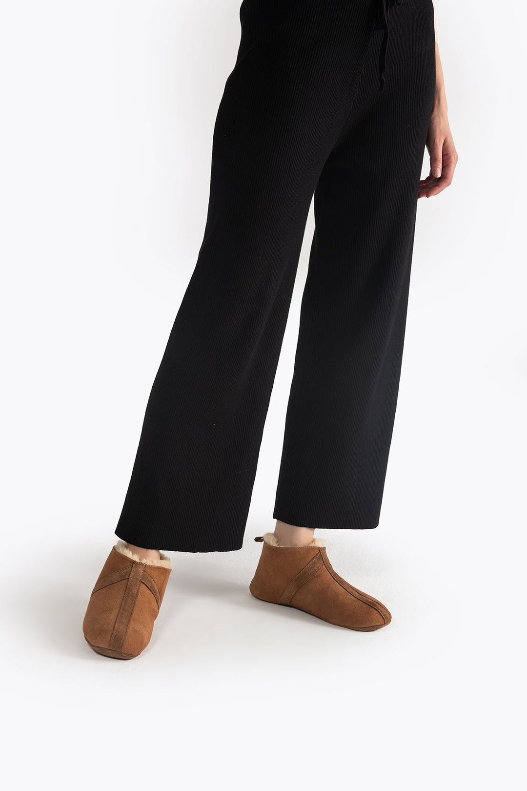 Pegia Homer Unisex Shearling Bootie Slippers - Pegia