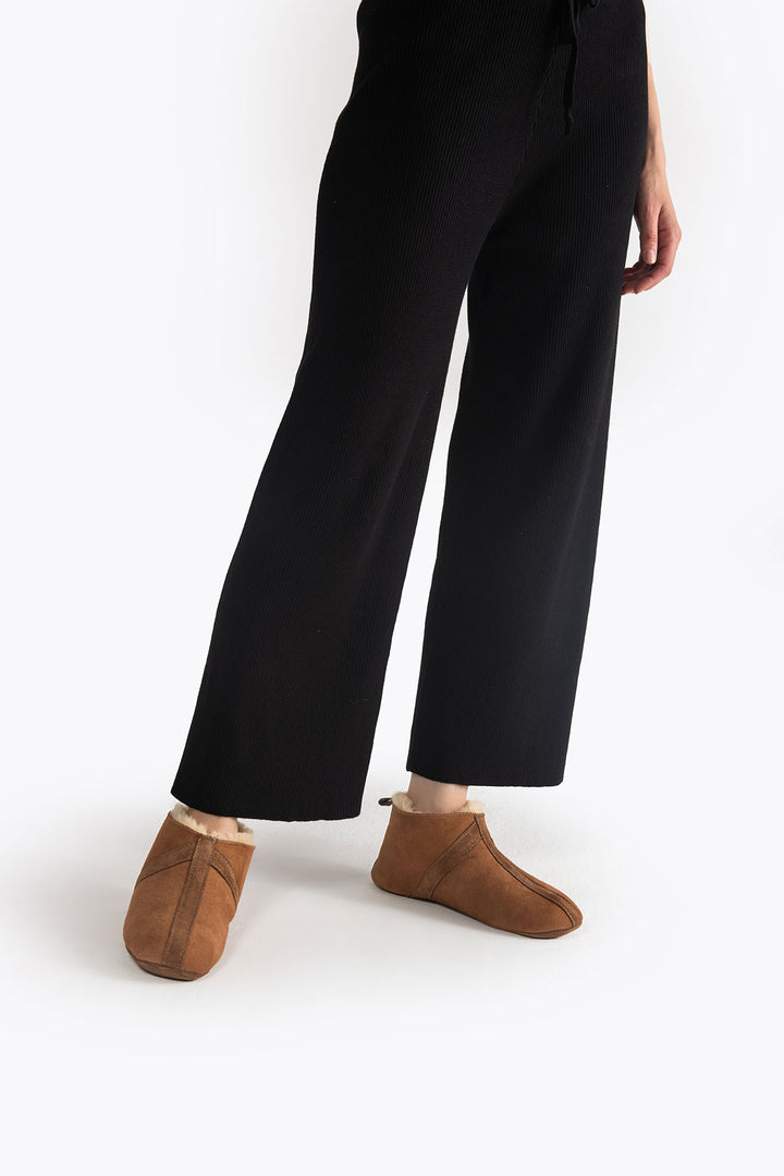 Pegia Homer Unisex Shearling Bootie Slippers - Pegia