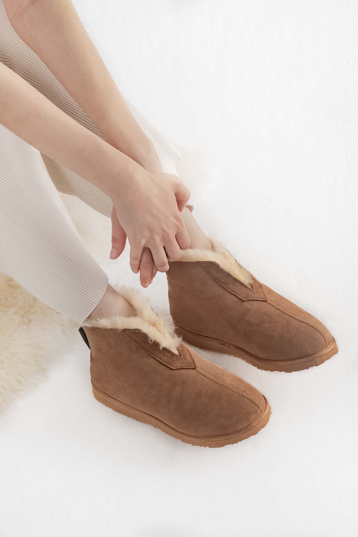 Pegia Moen Unisex Sheepskin Bootie Slippers - Pegia