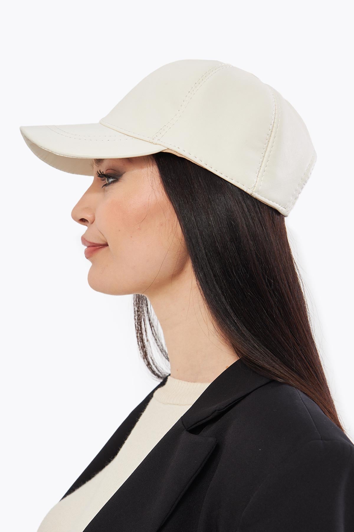 Pegia Pera Leather Cap