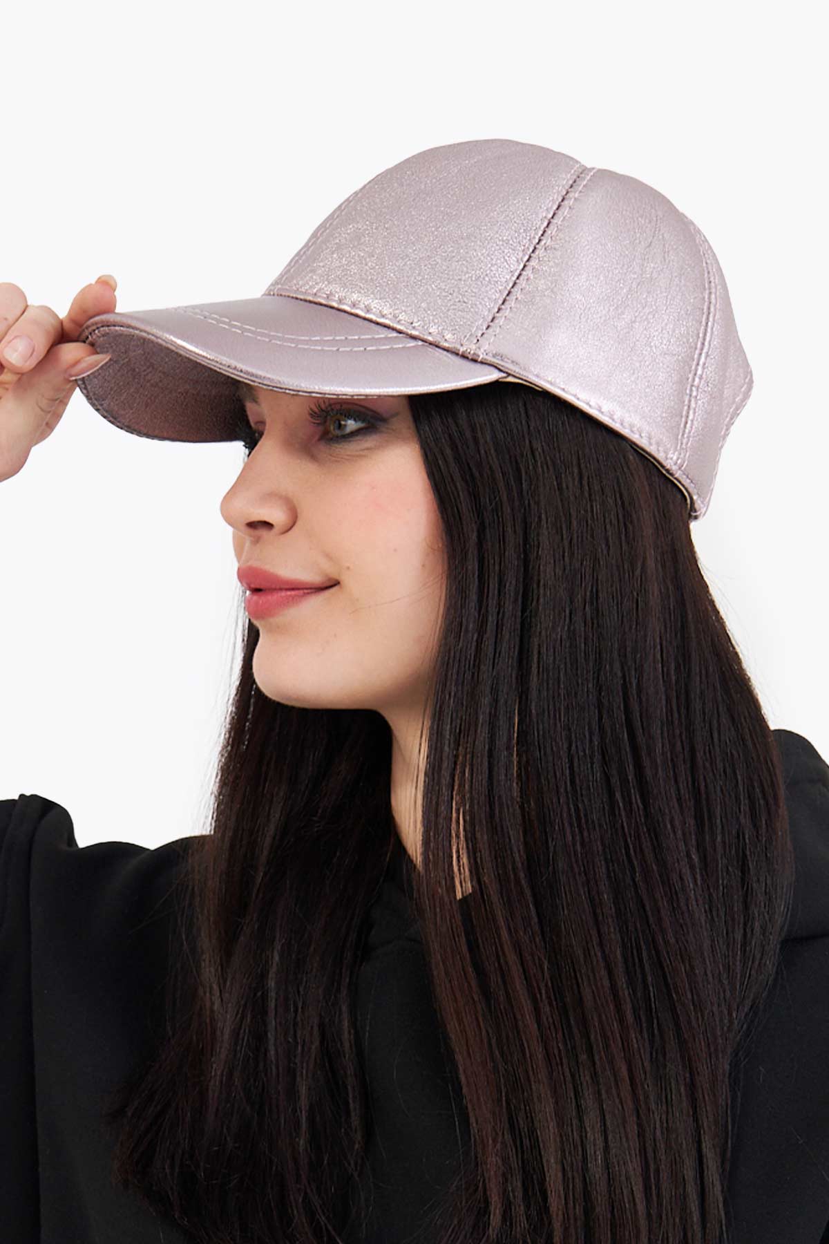 Pegia Pera Leather Cap